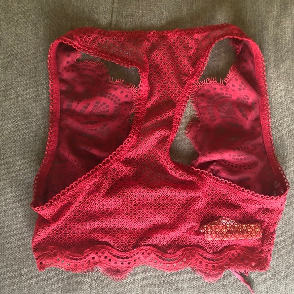 NWT VS red lace bralette - Picture 2 of 6